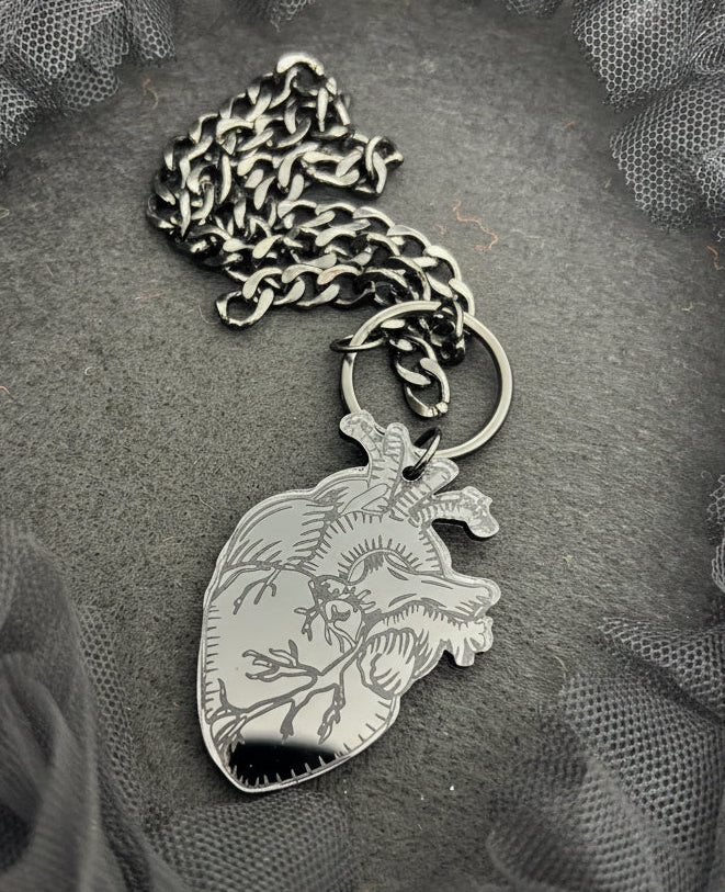 Heart shaped necklace, black Color Mirror