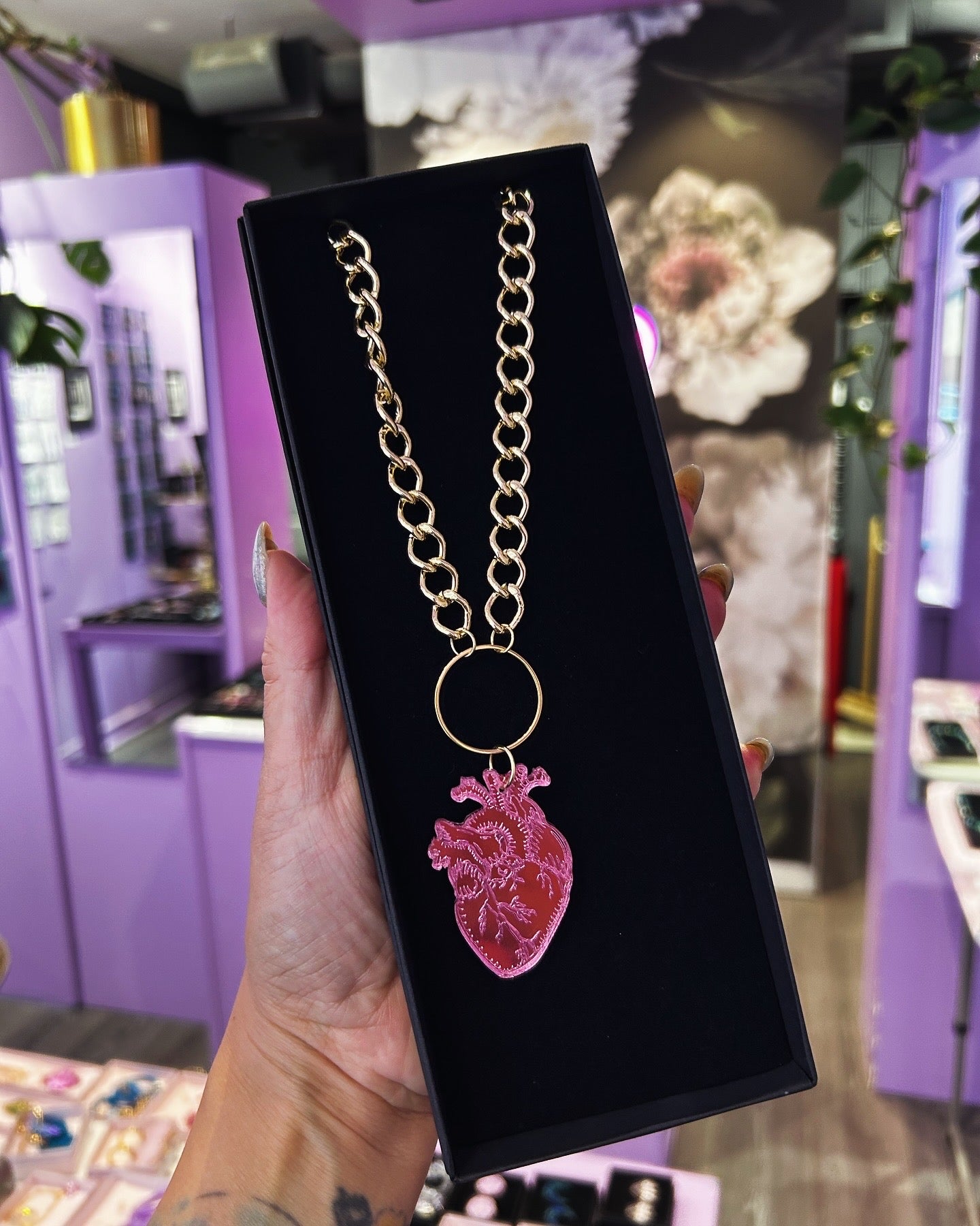 Heart shaped necklace, pink Color Mirror