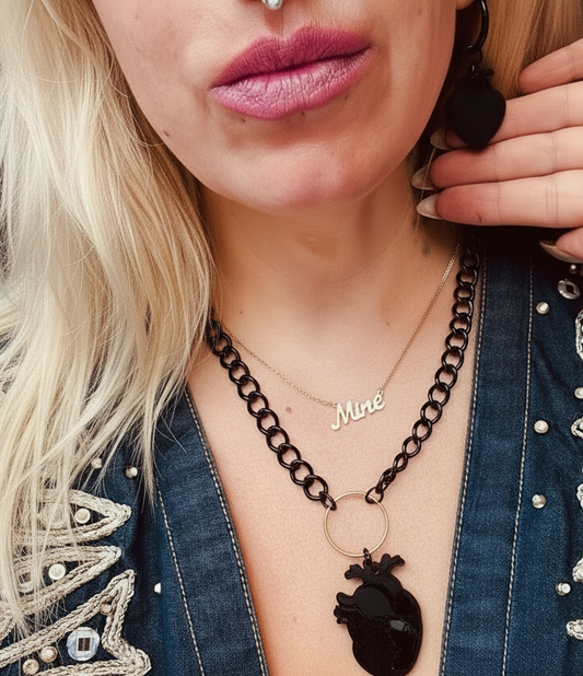 Heart shaped necklace, black Color Mirror