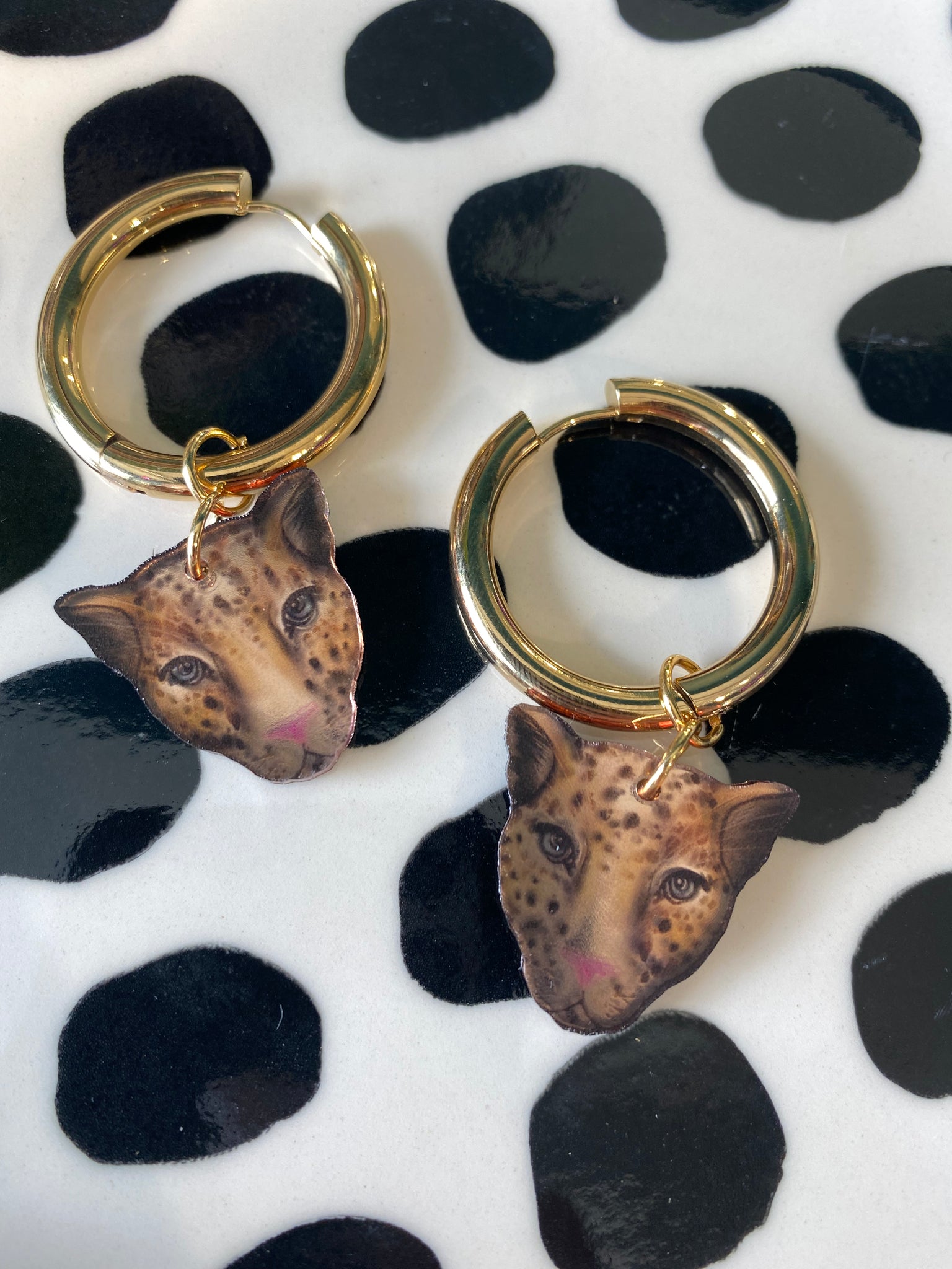 Panthera earring, thick hoops